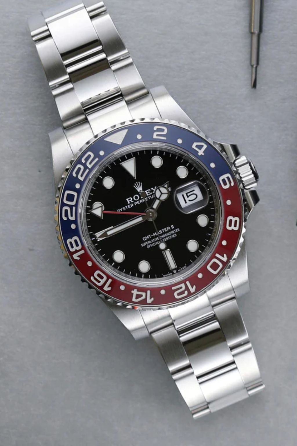 Rolex GMT-Master II 126710BLRO Pepsi Oyster-Band